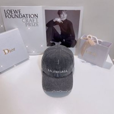 Balenciaga Logo Front Embroidered Cap In Gray