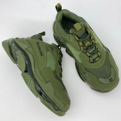 Balenciaga Triple S Sneakers Clear Sole UniseX In Olive