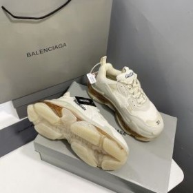 Balenciaga Triple S Sneakers Clear Sole UniseX In Beige