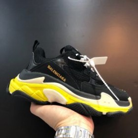 Balenciaga Triple S Sneakers UniseX In BlackYellow